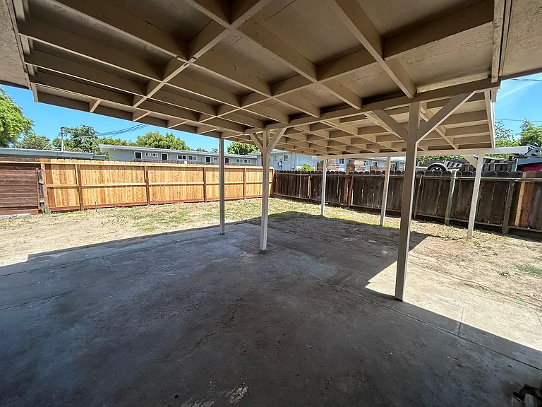 1404 Grape Ave — Photo 13