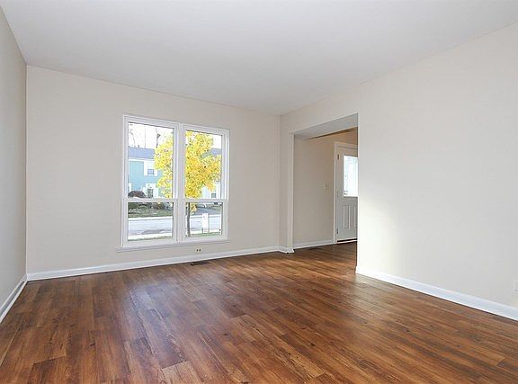 4th image of 3S273 Blackthorn Ln