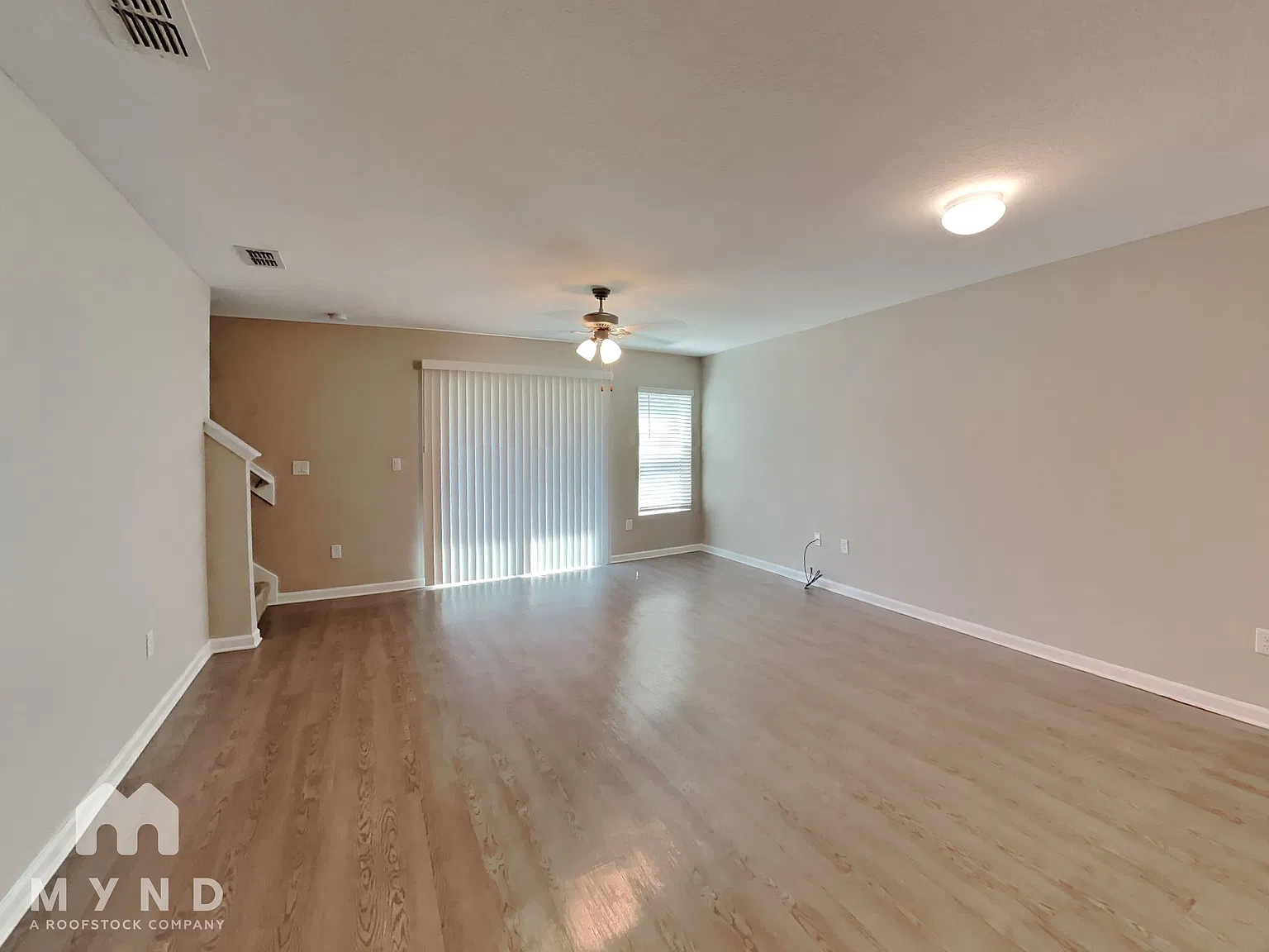 3 bed, 2.5 bath, 1239 sqft, $1,525 — Photo 3