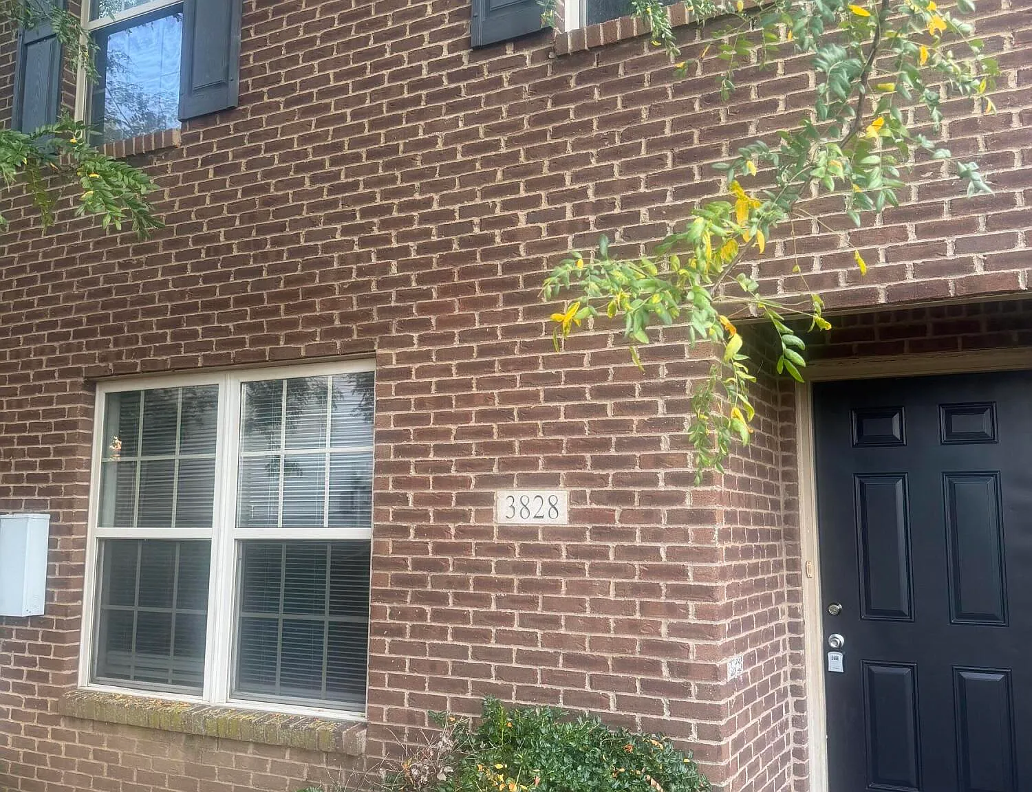 3 bed, 2.5 bath, 1425 sqft, $1,495 — Photo 1