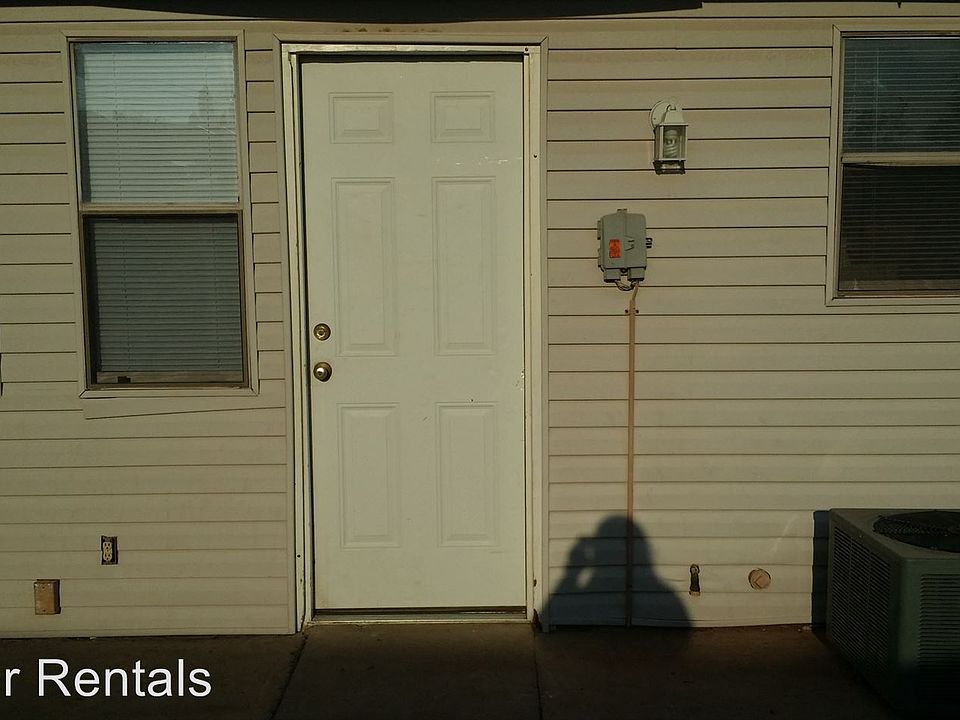 1st image of 950 W 31st St APT 15