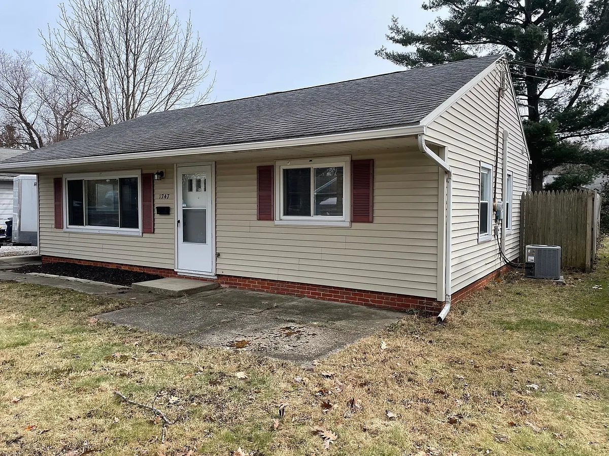 Building Photo - 1747 Benjamin Rd