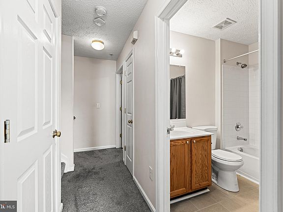 5th image of 1717 Barnett Ct