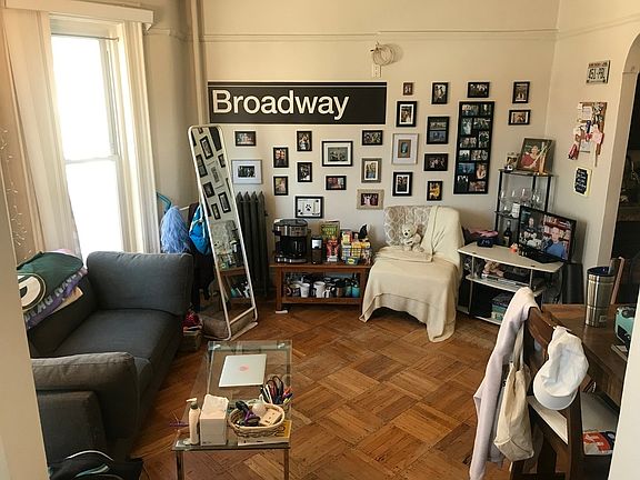 5th image of 218 Hawthorne St #2B