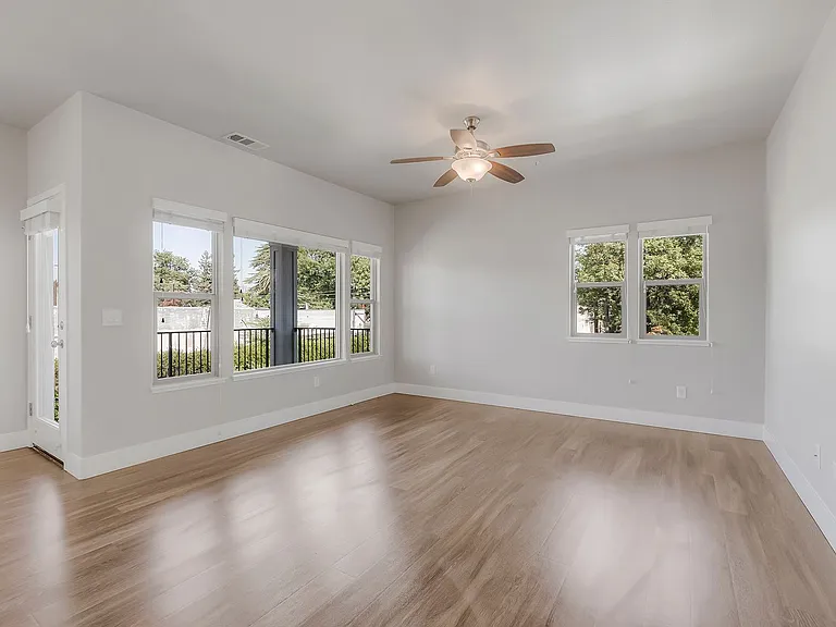 Located In South Chico! Uptown Place Apartments — Photo 5