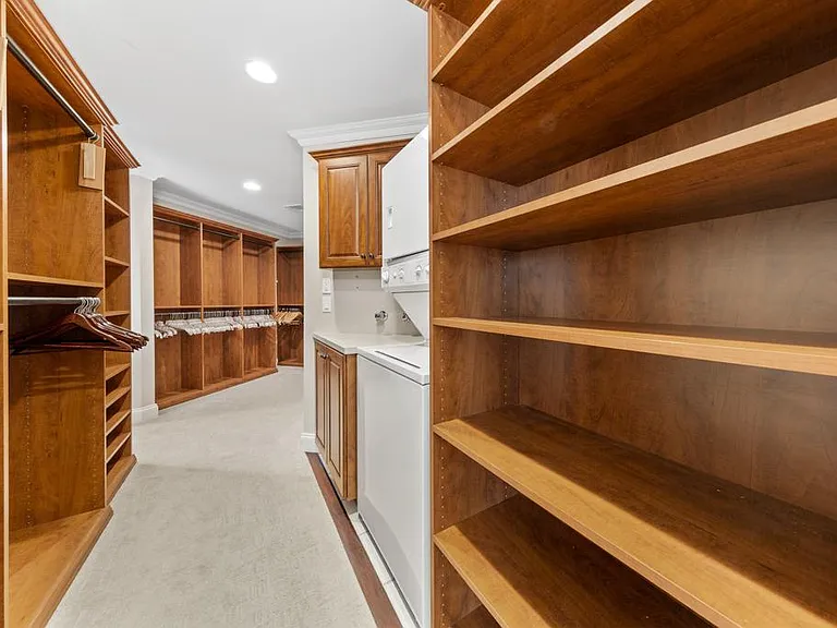 530 Flax Hill Rd — Photo 7
