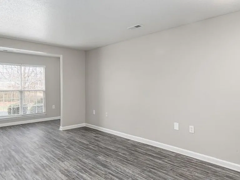 Wendover Ridge Apartments — Photo 12
