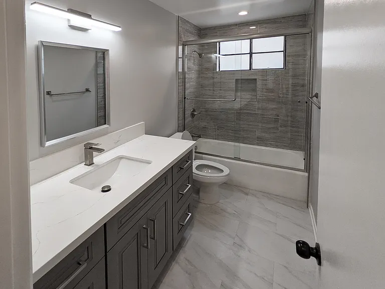 458 S Oakhurst Dr #5 — Photo 11