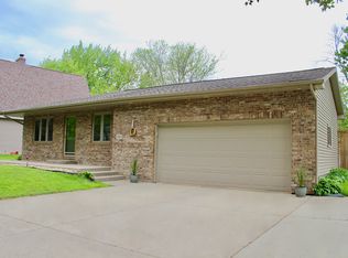 151 Belleview Rd, Waterloo, IA 50701