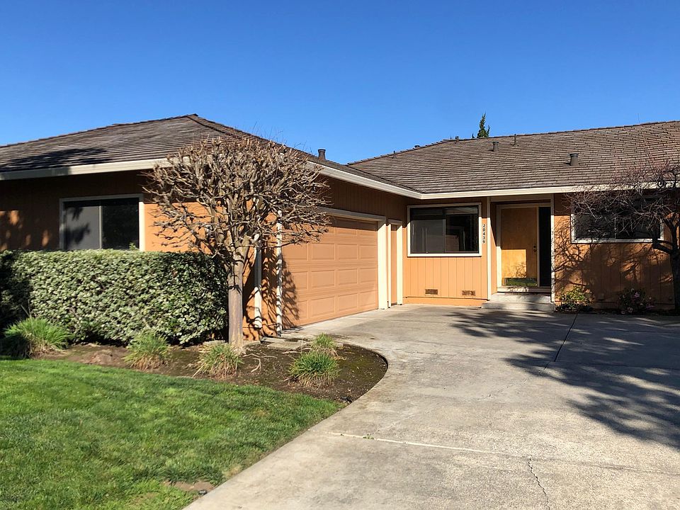 1st image of 20439 Kirkmont Dr
