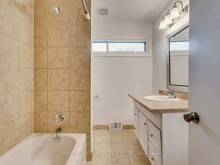 135 Combe Ave — Photo 24