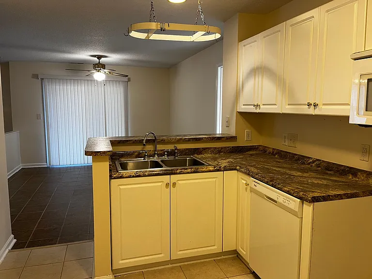 1141 Turtle Creek Rd #C — Photo 13