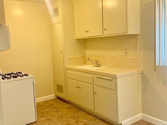 2nd image of 4837 N Clybourn Ave #7