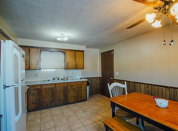 2nd image of 1364 Walker Ave E