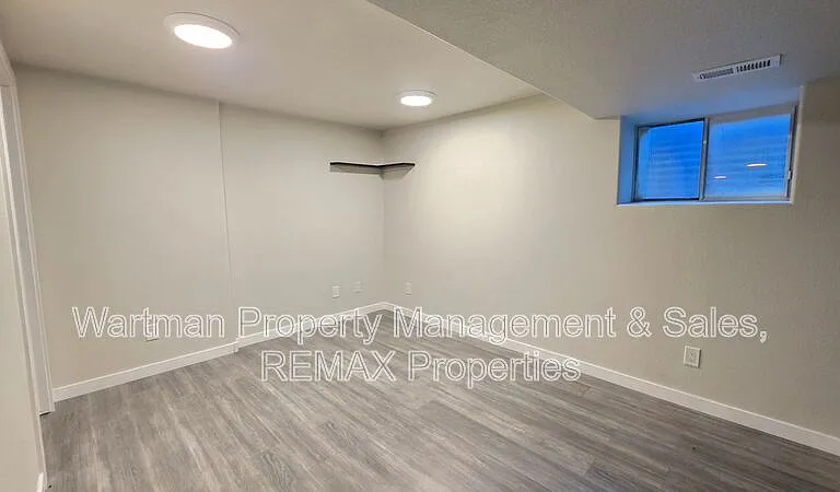 4231 Charleston Dr — Photo 16