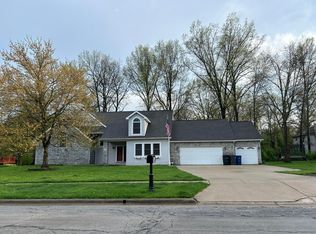 684 Ridenour Rd, Columbus, OH 43230