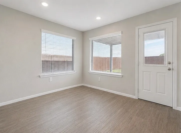9724 Apex Dr — Photo 4