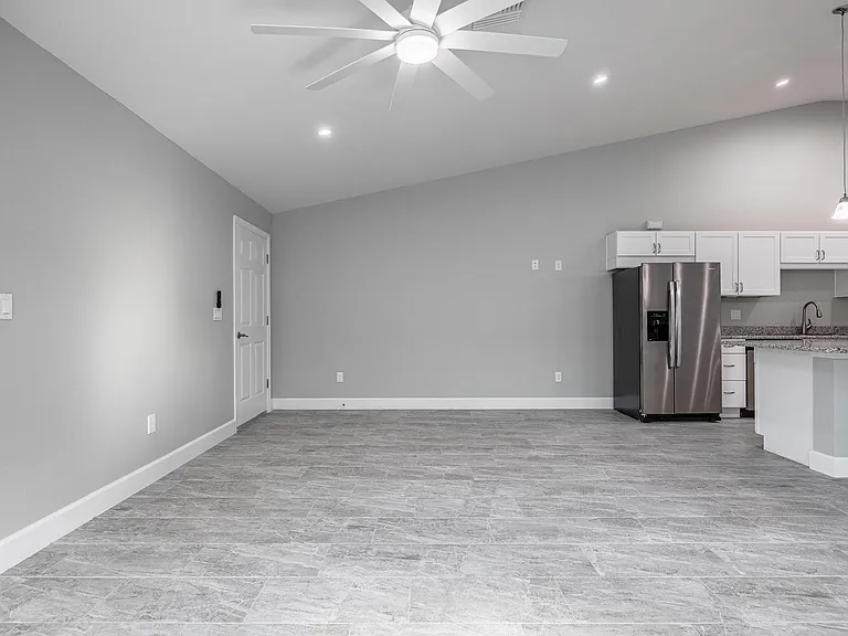 184 Broward Ave — Photo 11