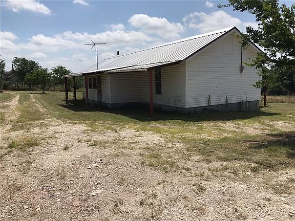 2nd image of 2007 Bluebonnet Ln