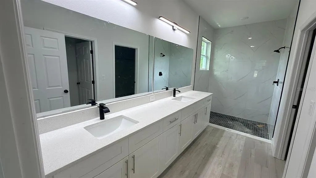 4 bed, 3.0 bath, 2000 sqft, $2,500 — Photo 4