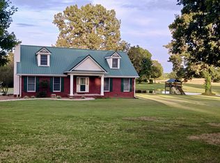 687 N Davidson Rd, Bon Aqua, TN 37025