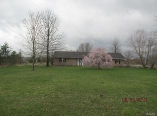 9587 Misty Ln, Bunker Hill, IL 62014