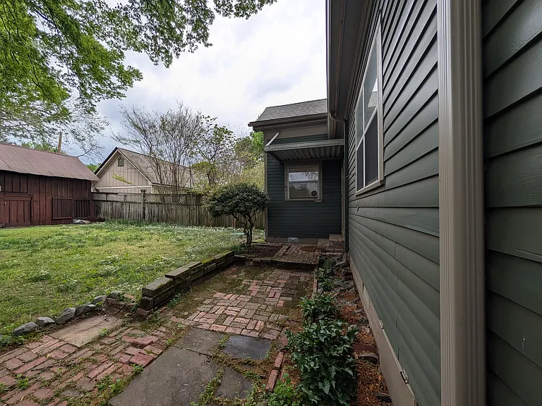 1116 Rock St — Photo 16