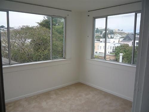 4th image of 154 Sears St