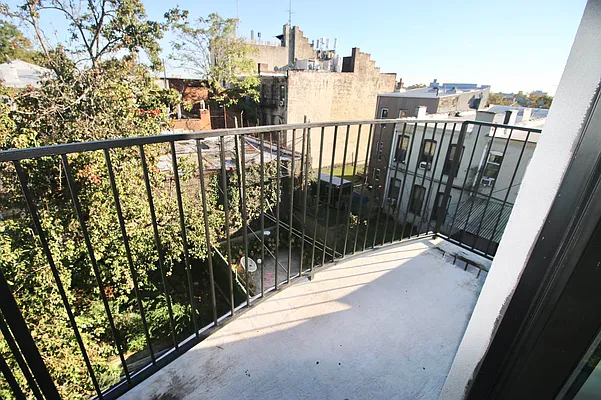 Rented by Delmark Realty LLC | media 24