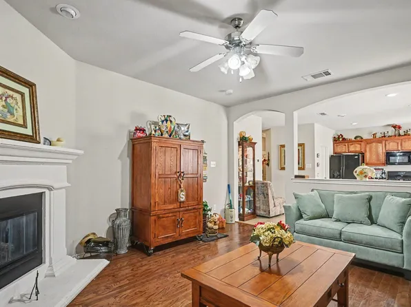 2204 Priscella Dr, Fort Worth, TX 76131