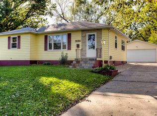3164 68th St, Urbandale, IA 50322