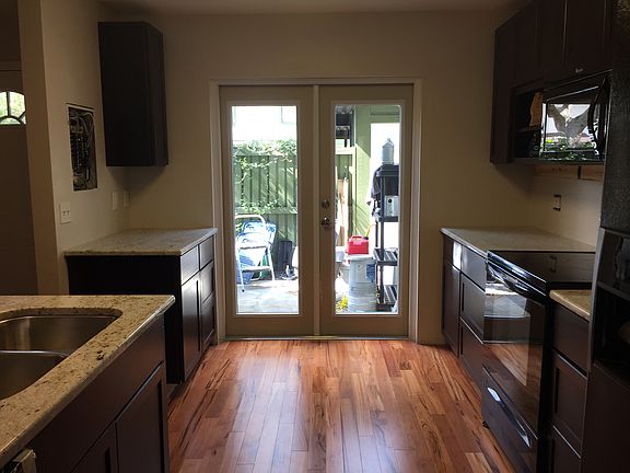 Large open concept kitchen