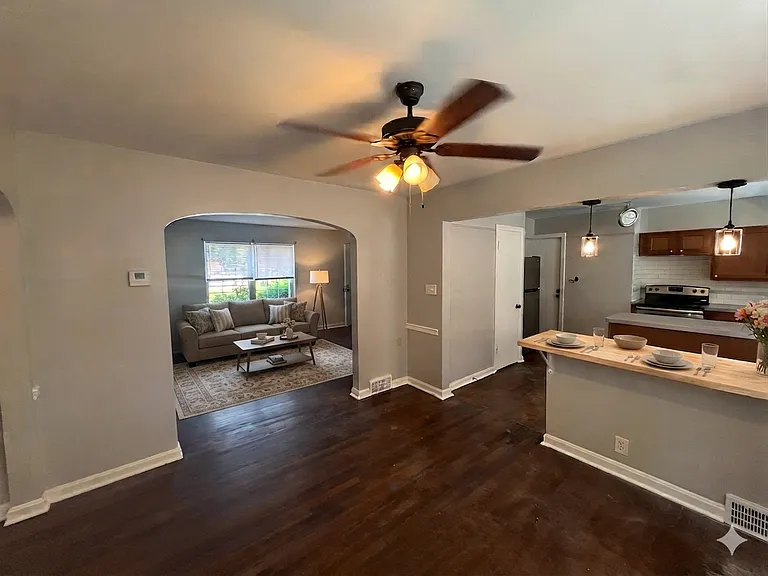 170 N Rose Blvd — Photo 8