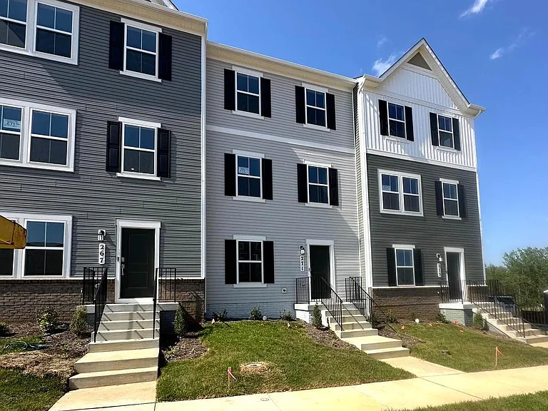 271 Swan Field Ave — Photo 3