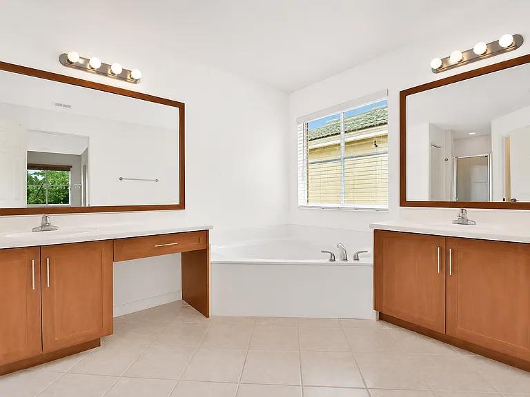 1319 Croton Ct — Photo 15