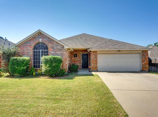 8620 Shavano Dr, Fort Worth, TX 76123