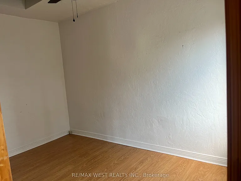 4902 Dundas St W #1 — Photo 18