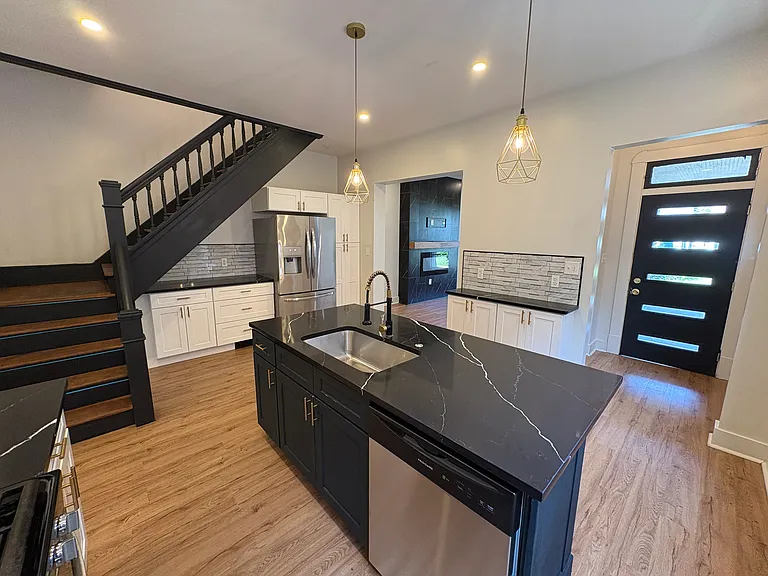1027 Dawson St #1027 — Photo 8
