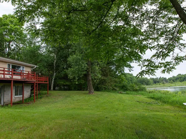 266 County Rd, Oxford, WI 53952