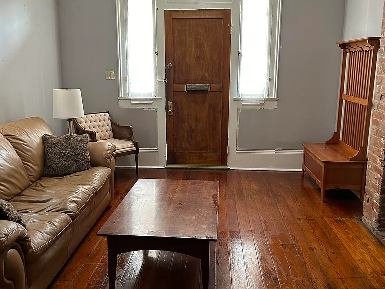 1538 Conery St — Photo 2