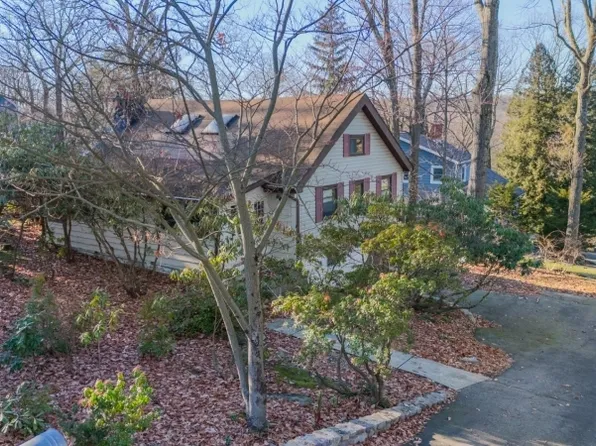 30 Cliff Trl, Kinnelon Boro, NJ 07405