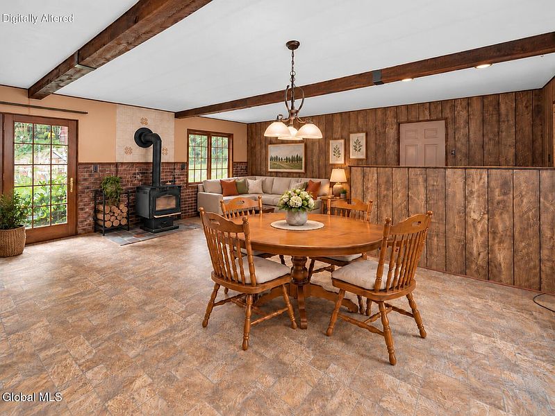 3rd image of 323 Tan Hollow Road