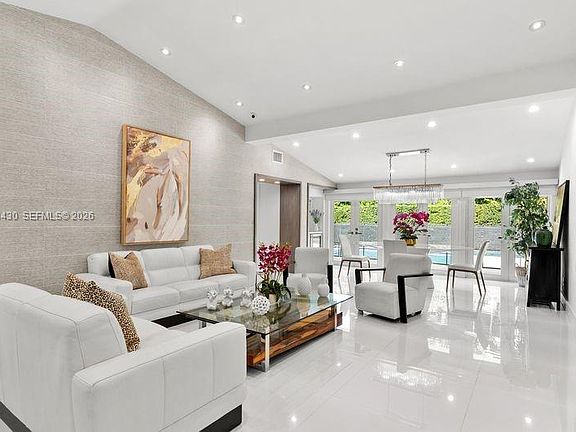 4th image of 1021 Matanzas Ave #0