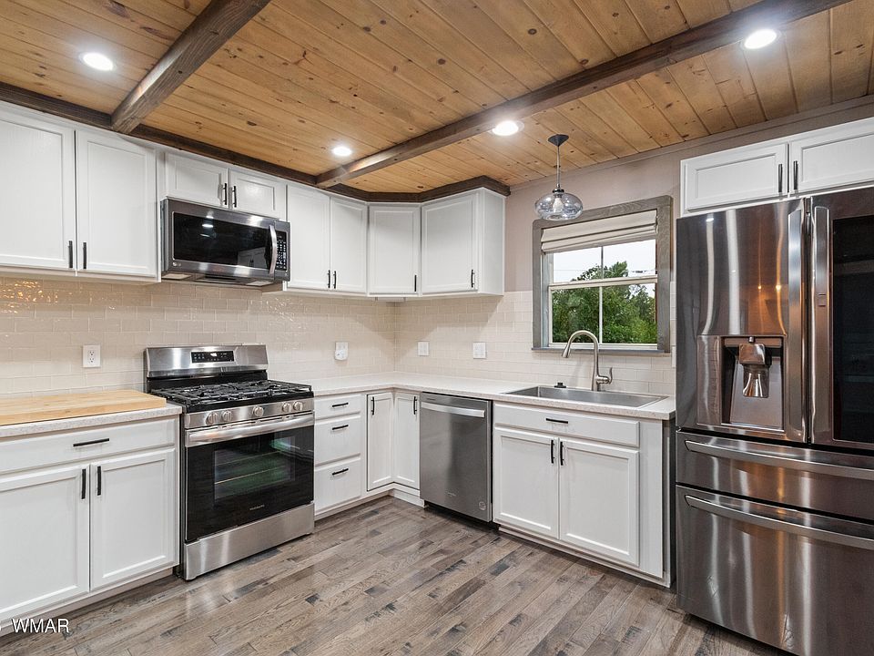 1st image of 1403 S Julia Ln