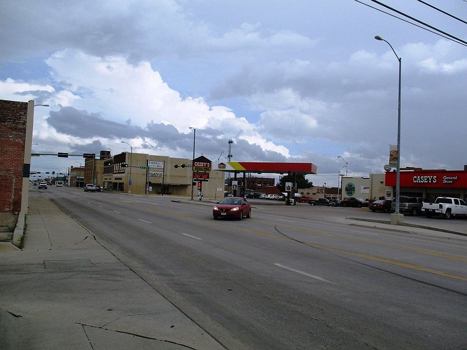 2nd image of 218 W B St