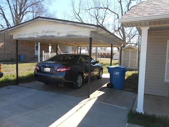 2nd image of 307 E 5th St