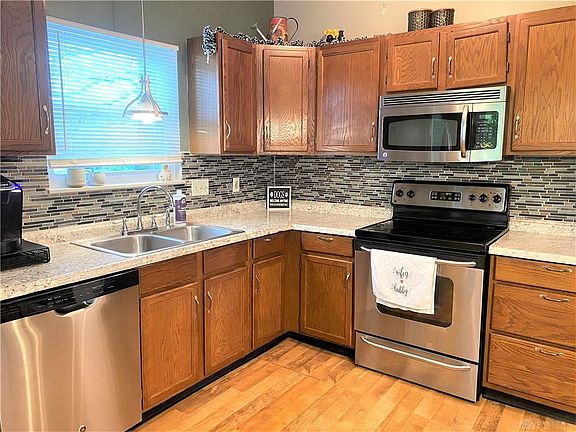 5th image of 905 Cliffbrook Ct