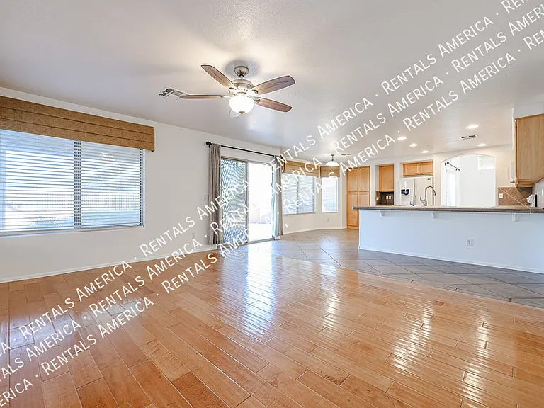 33251 N Symer Dr — Photo 9