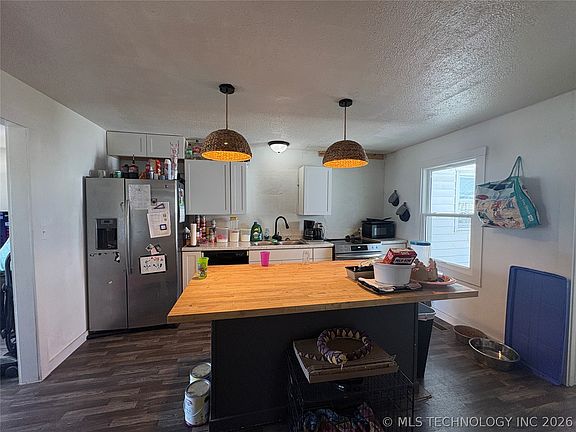 5th image of 706 Coyne St