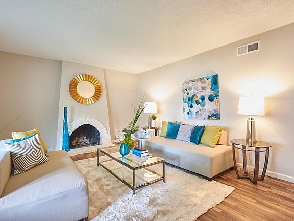 3rd image of 3675 Eastwood Cir